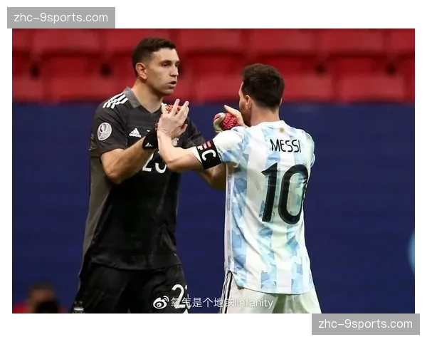 阿根廷门将马丁内斯点球威慑，淘汰赛阶段心理博弈的重要砝码